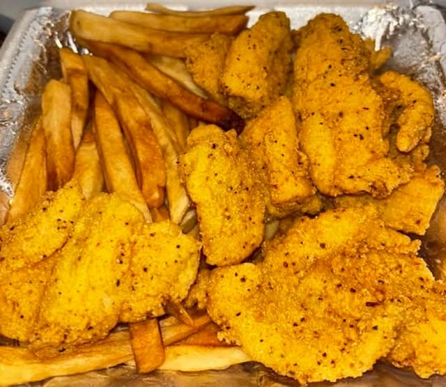 Catfish Nuggets/Gizzard Combo.